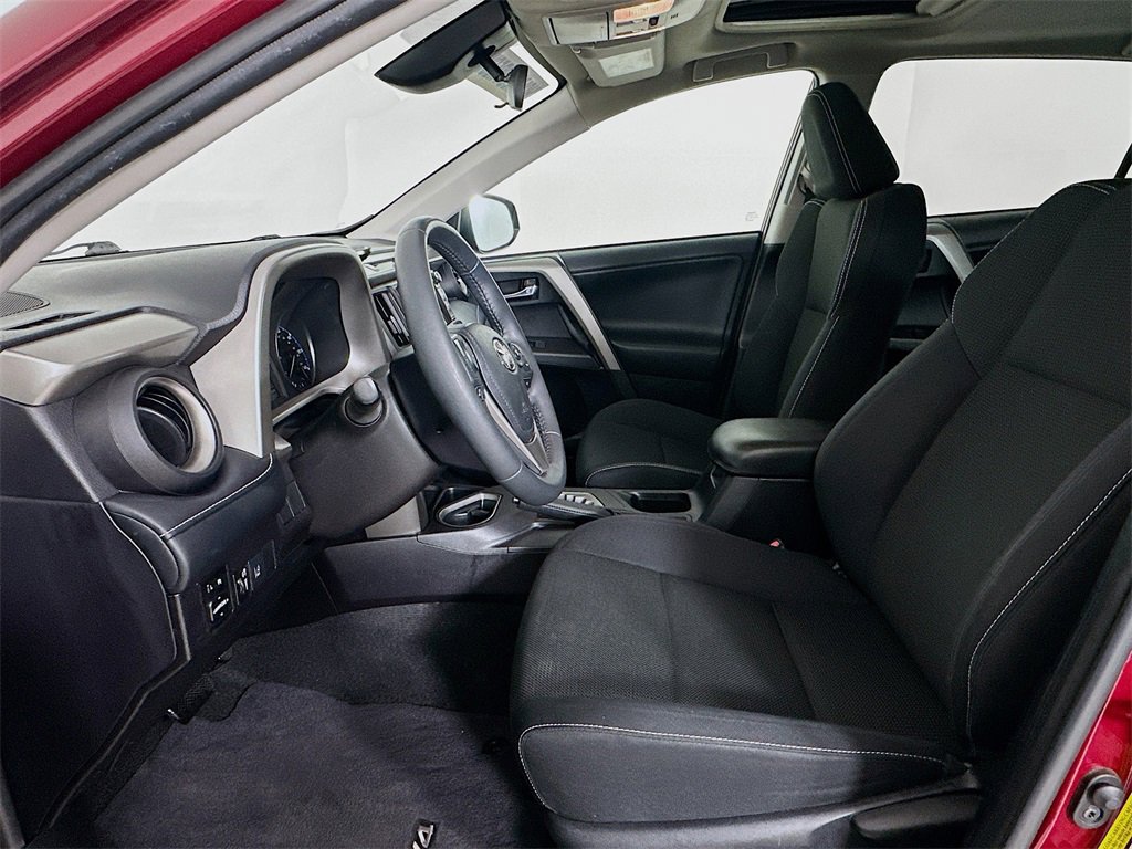 Used 2018 Toyota RAV4 XLE image 30