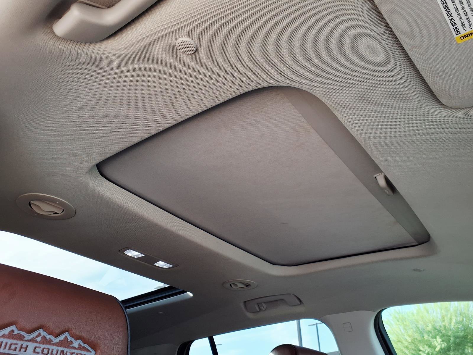 Used 2019 Chevrolet Traverse High Country AWD/4WD image 18