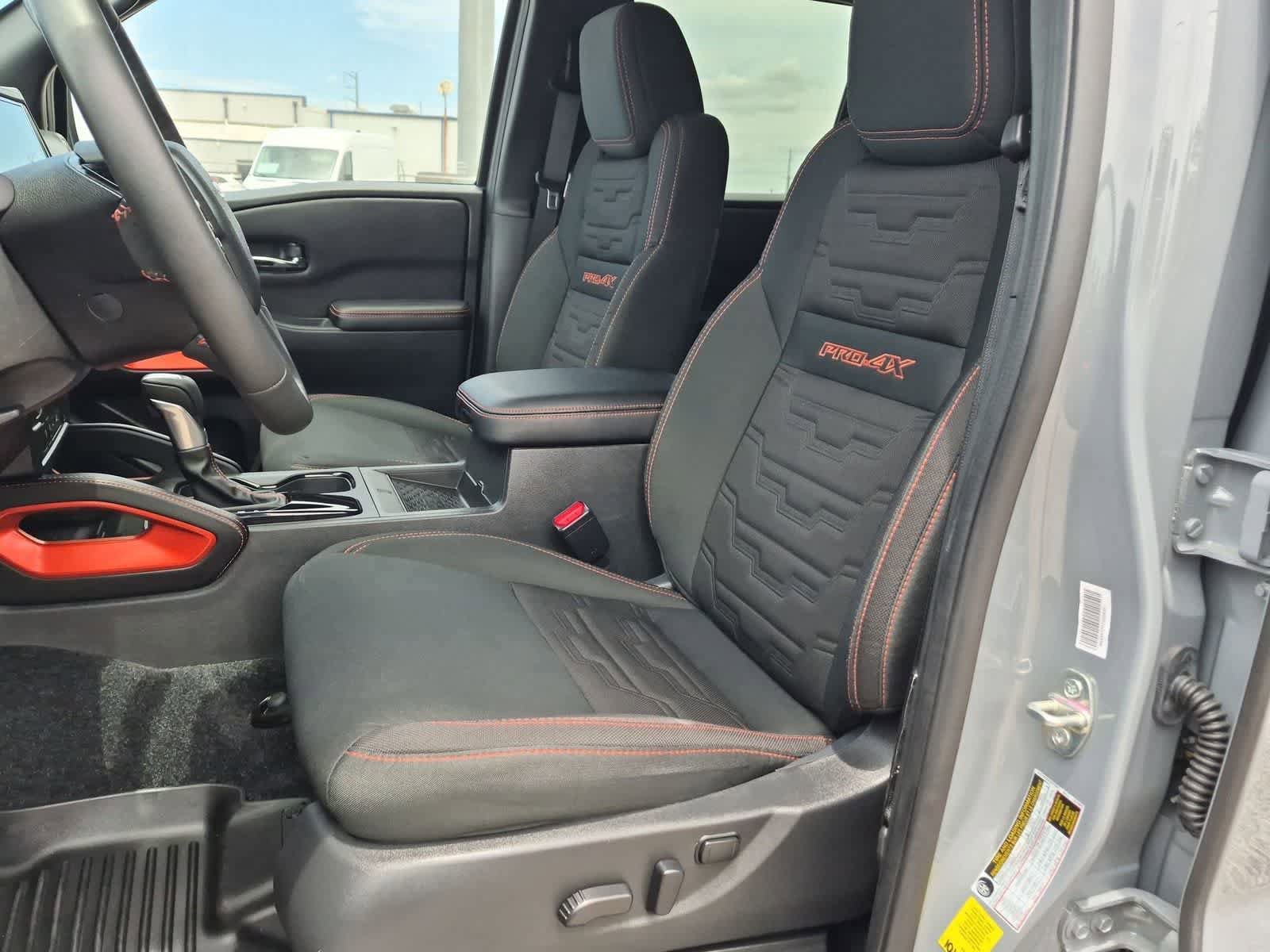 Used 2025 Nissan Frontier PRO-4X w/ Pro Convenience Package AWD/4WD image 18