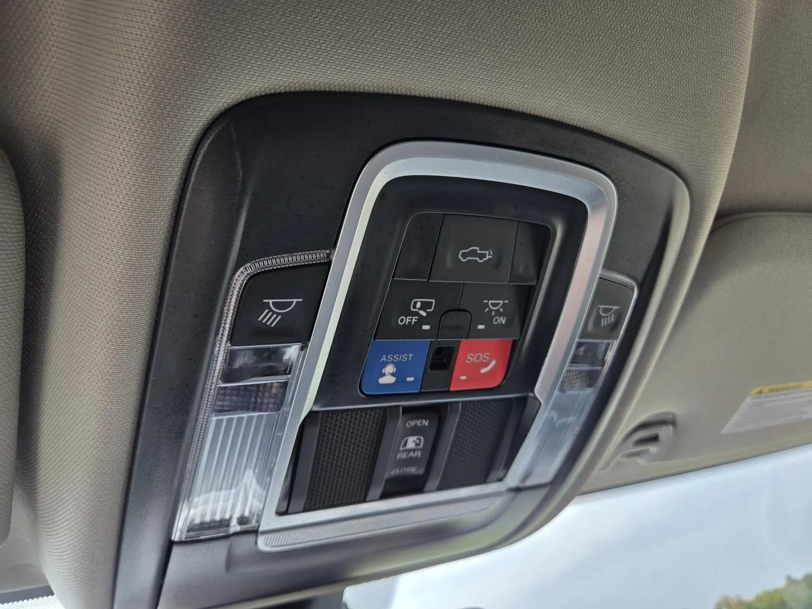 Used 2024 RAM 3500 Laramie w/ Towing Technology Group image 28