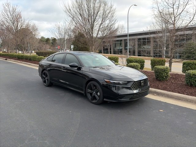 Used 2025 Honda Accord Sport image 9