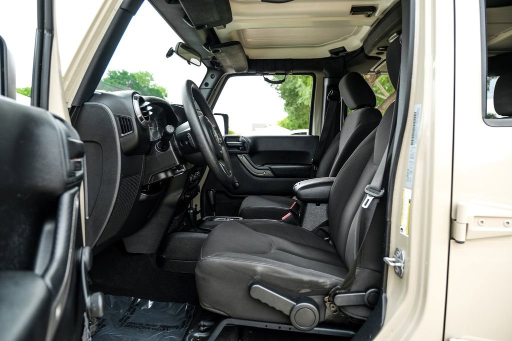 Used 2016 Jeep Wrangler Unlimited Sport AWD/4WD image 3