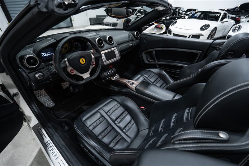 Used 2014 Ferrari California RWD image 22
