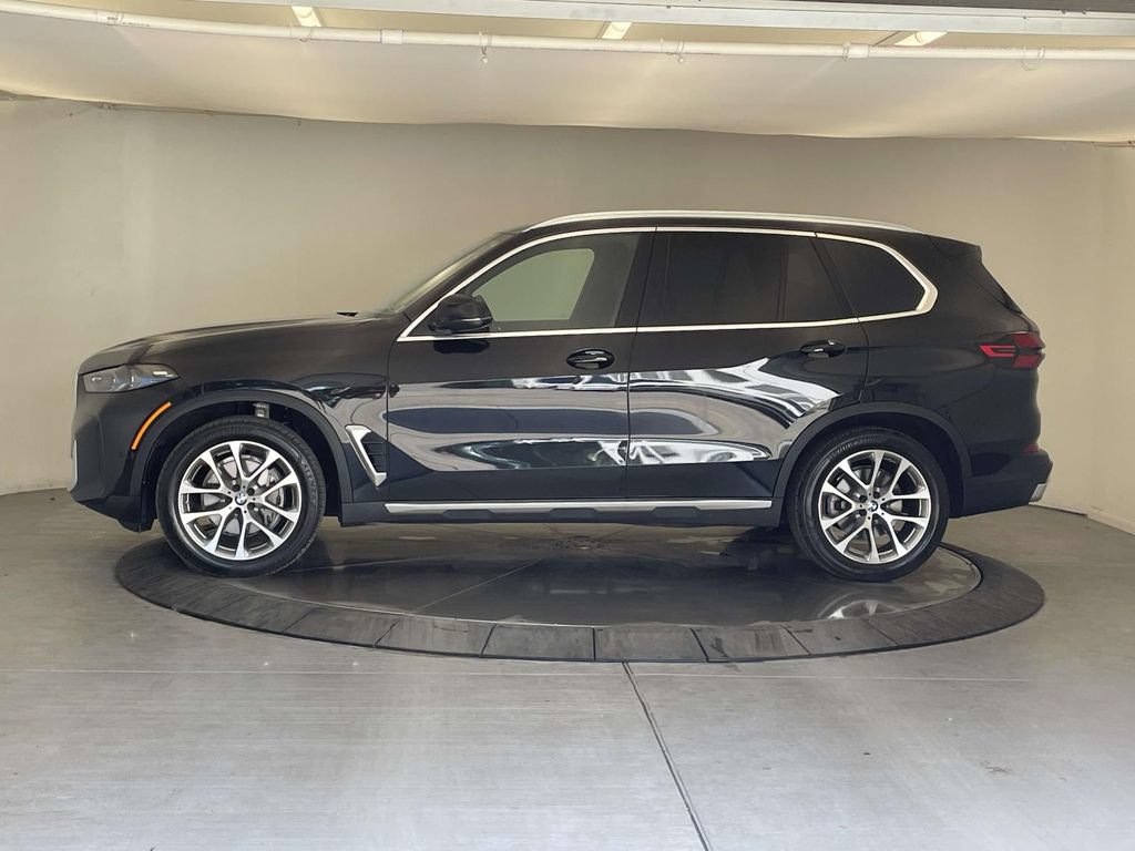 Used 2026 BMW X5 xDrive40i w/ Premium Package AWD/4WD image 2