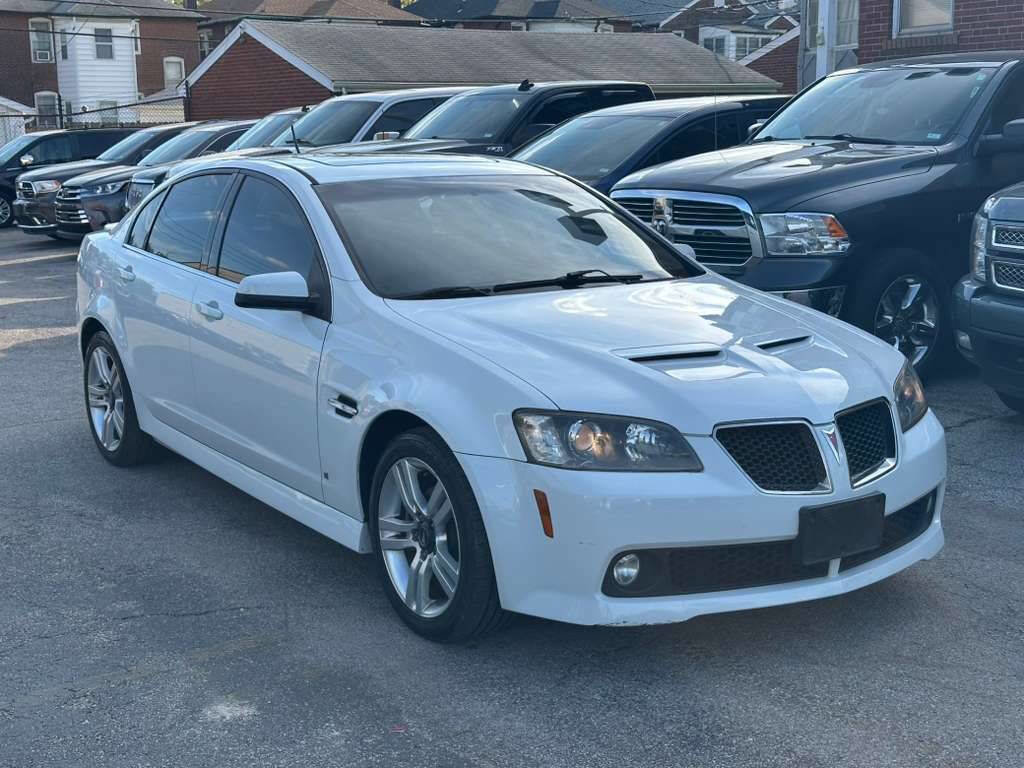 Used 2009 Pontiac G8 w/ Premium Package image 3