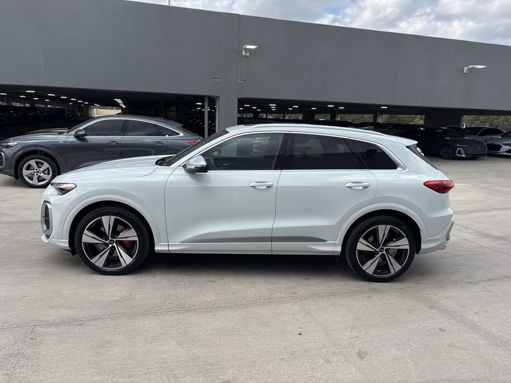 Certified 2025 Audi SQ5 Premium Plus w/ Premium Plus Package image 9