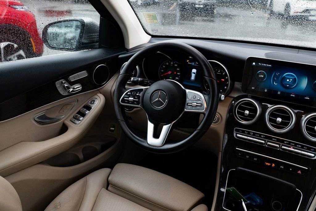 Used 2021 Mercedes-Benz GLC 300 4MATIC image 9