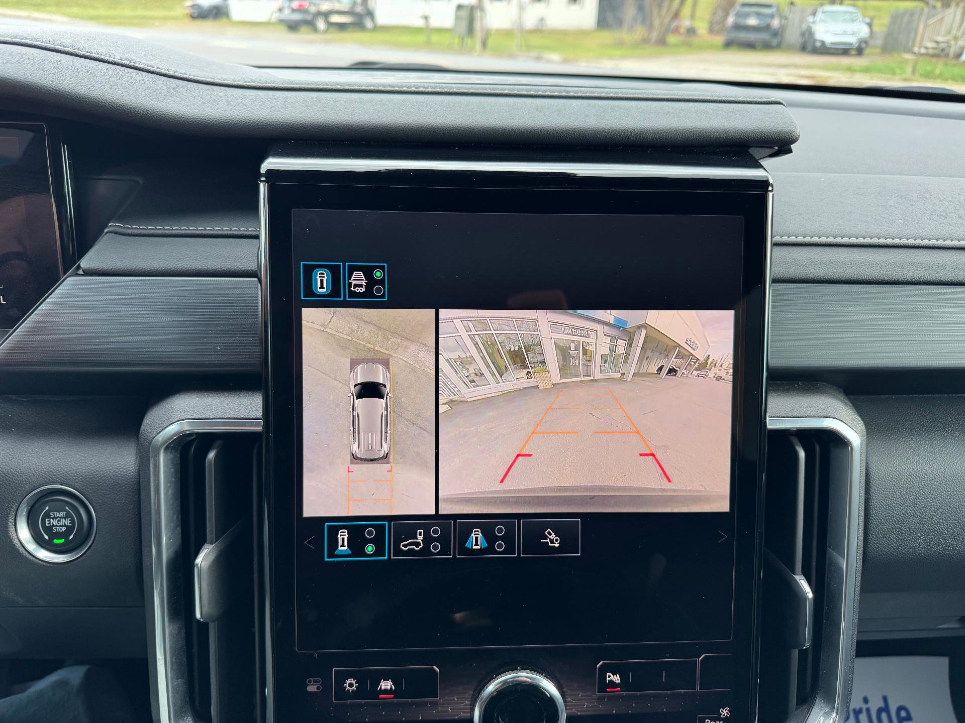 Used 2025 GMC Acadia Elevation image 30