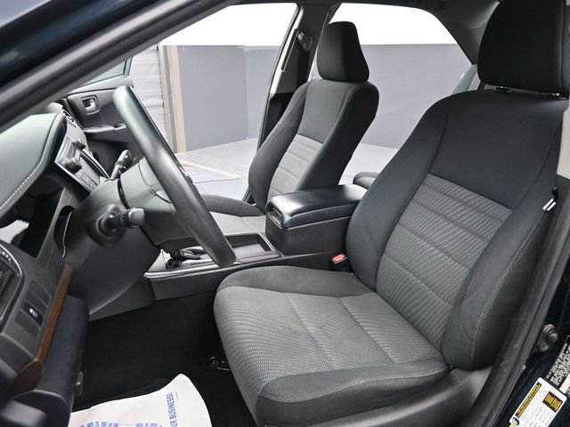 Used 2016 Toyota Camry LE image 12