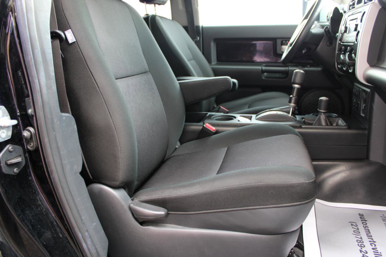 Used 2011 Toyota FJ Cruiser 4WD w/ Upgrade Pkg image 42