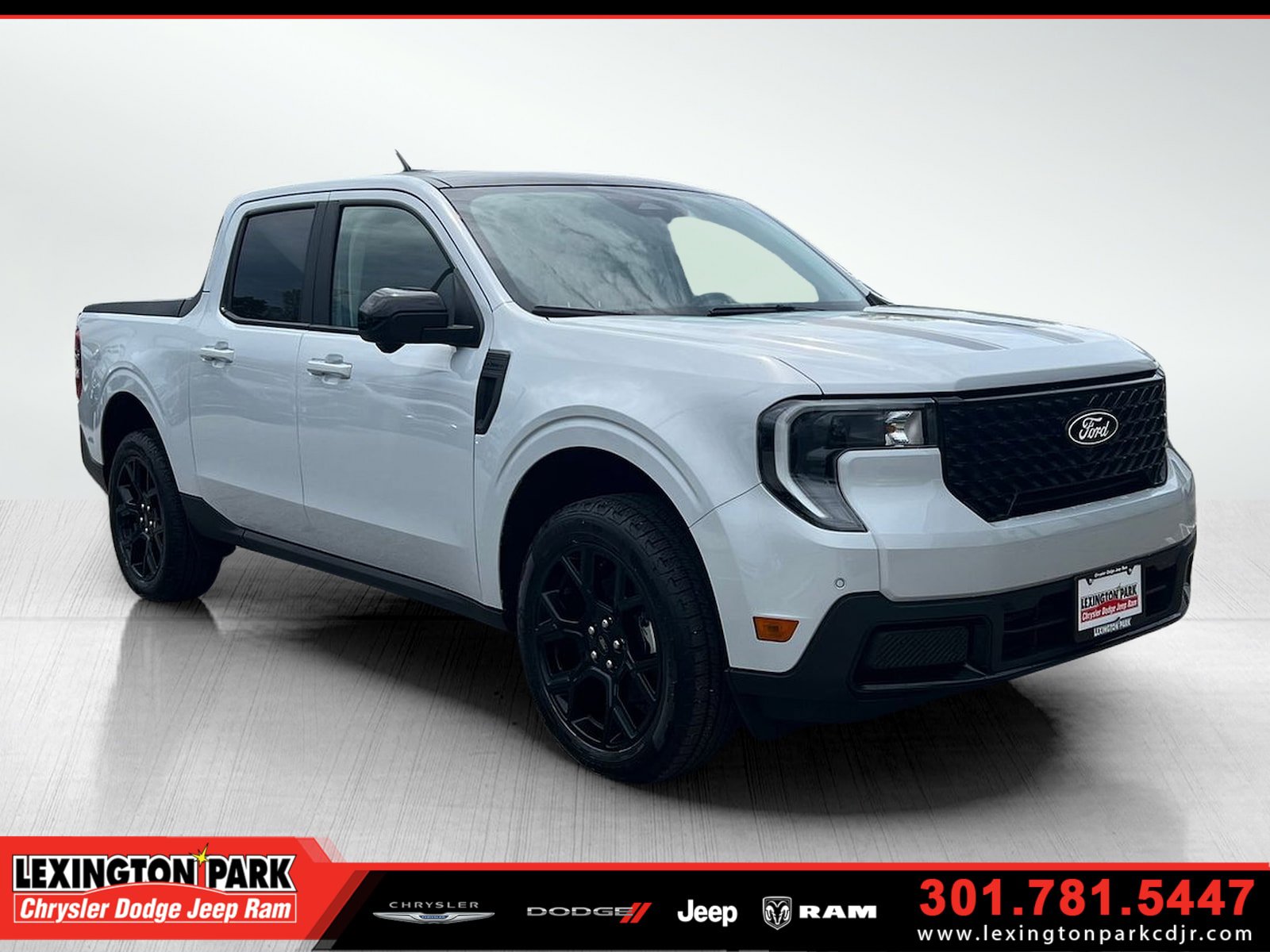 Used 2025 Ford Maverick Lariat w/ Black Appearance Package AWD/4WD image 1