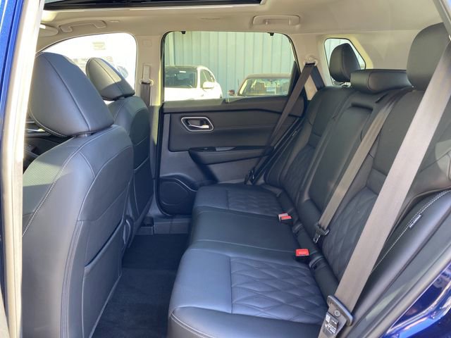 New 2026 Nissan Rogue Platinum image 32