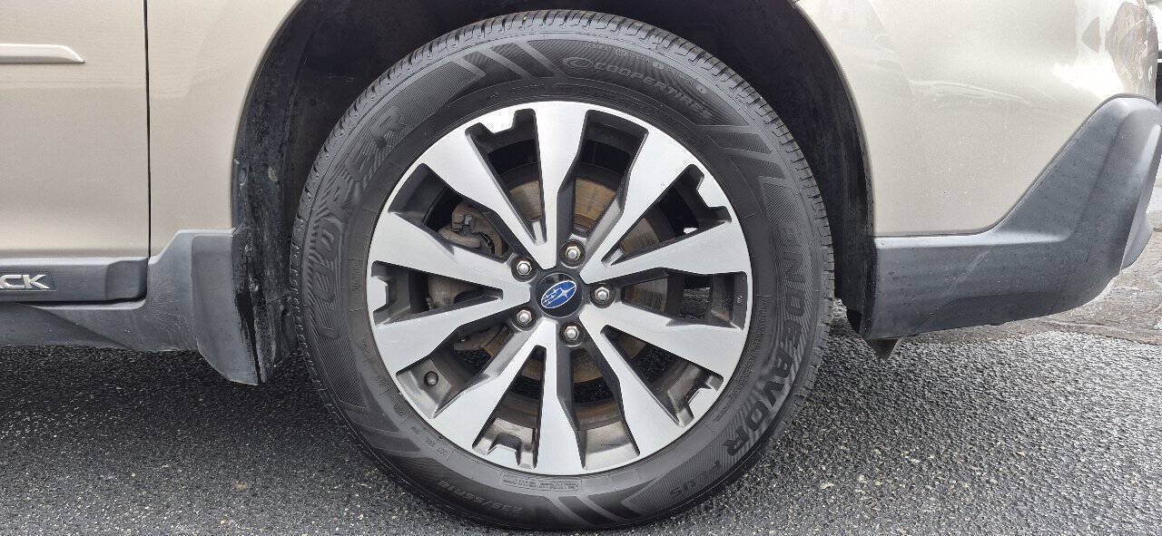 Used 2017 Subaru Outback 2.5i Limited AWD/4WD image 10