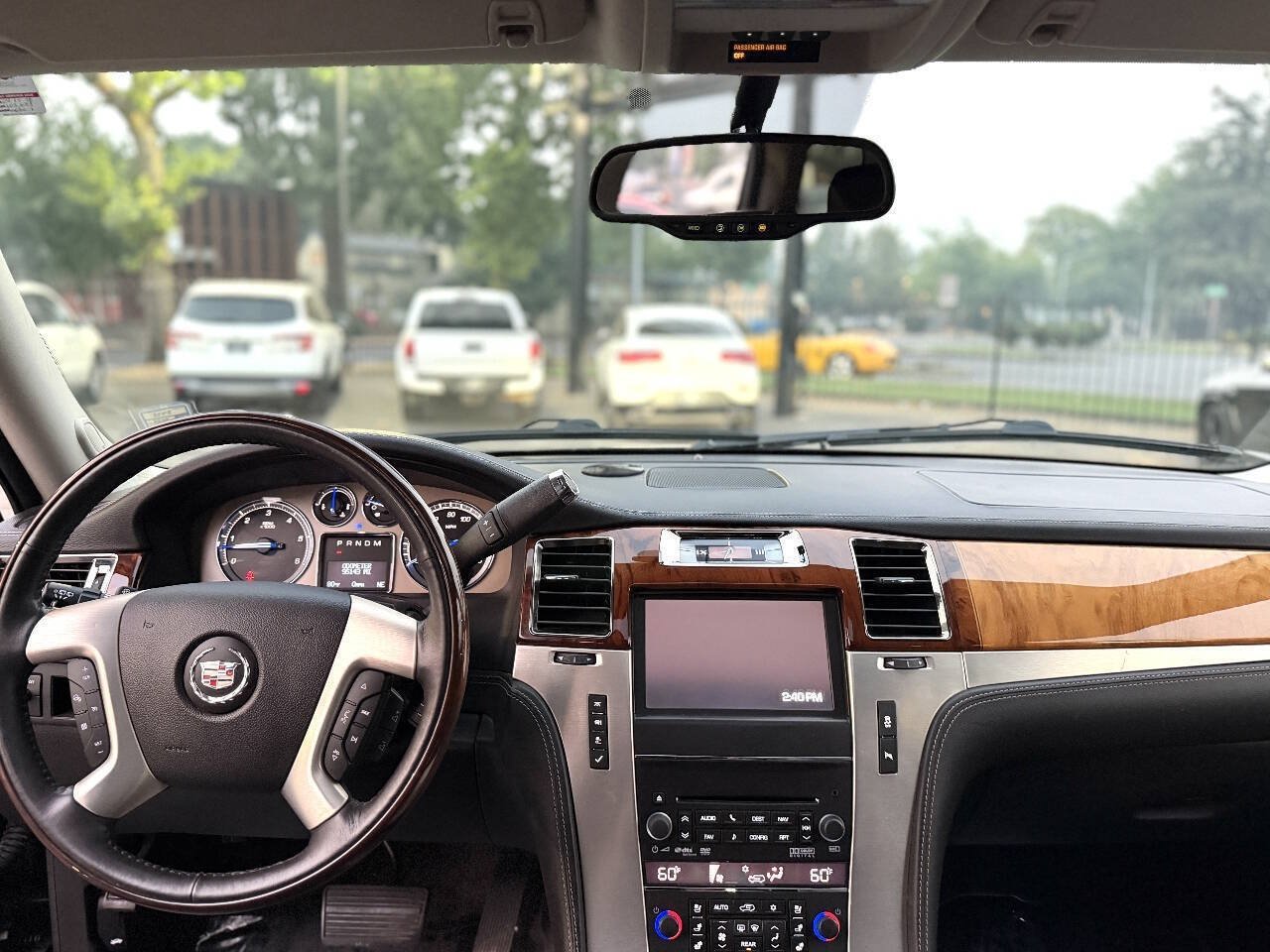 Used 2014 Cadillac Escalade Platinum AWD/4WD image 10