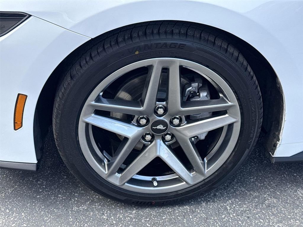 Used 2025 Ford Mustang Coupe RWD image 29