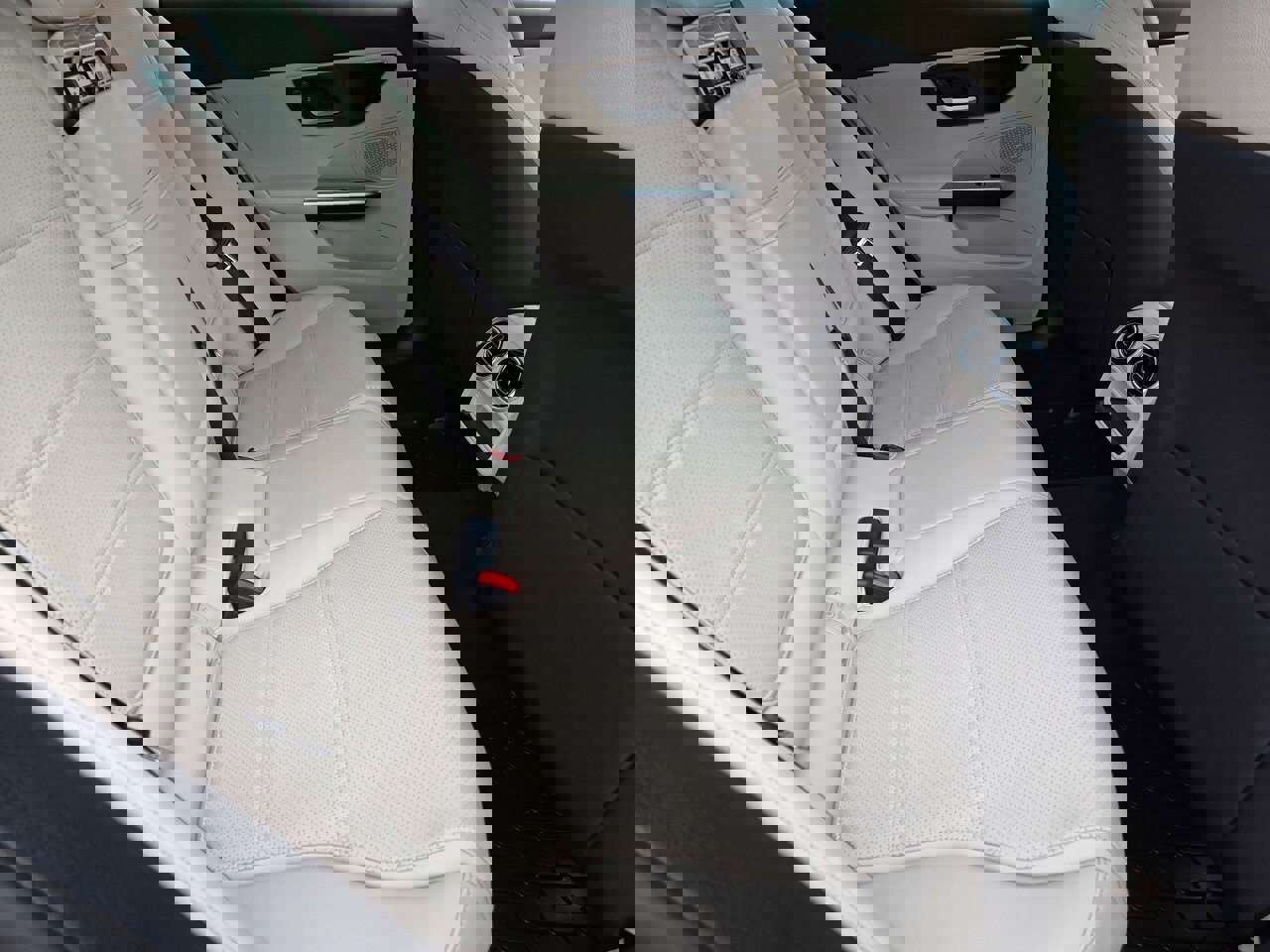 Used 2024 Mercedes-Benz C 300 4MATIC Sedan image 35