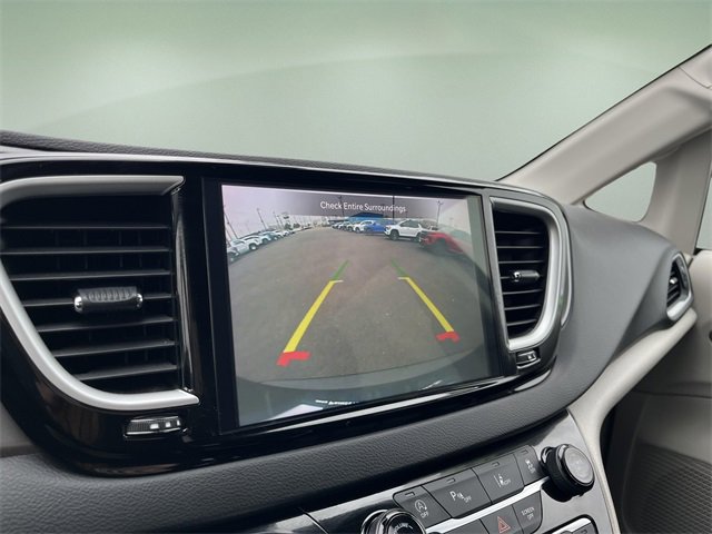 Used 2024 Chrysler Pacifica Touring-L image 13