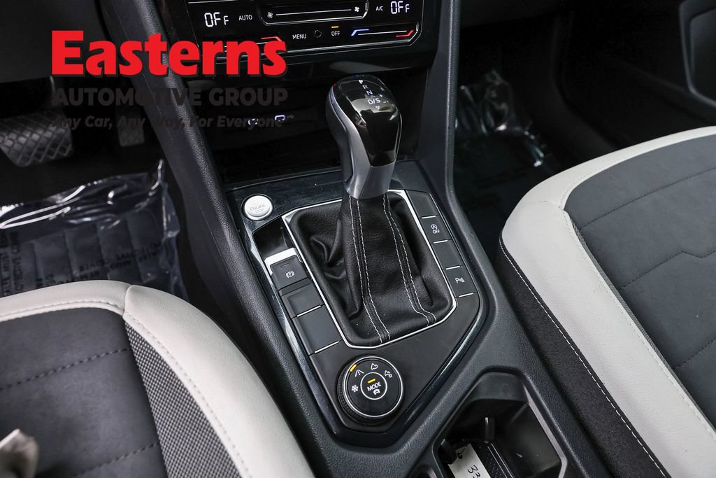 Used 2025 Volkswagen Taos SE AWD/4WD image 13