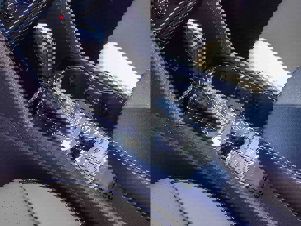 Used 2022 Volkswagen Atlas Cross Sport SEL R-Line image 18