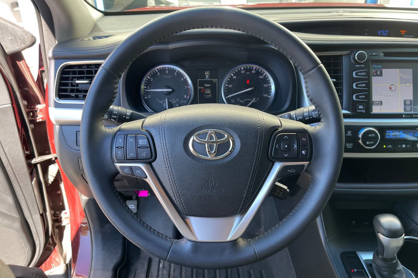 Used 2016 Toyota Highlander Limited w/ Driver Technology Package AWD/4WD image 12