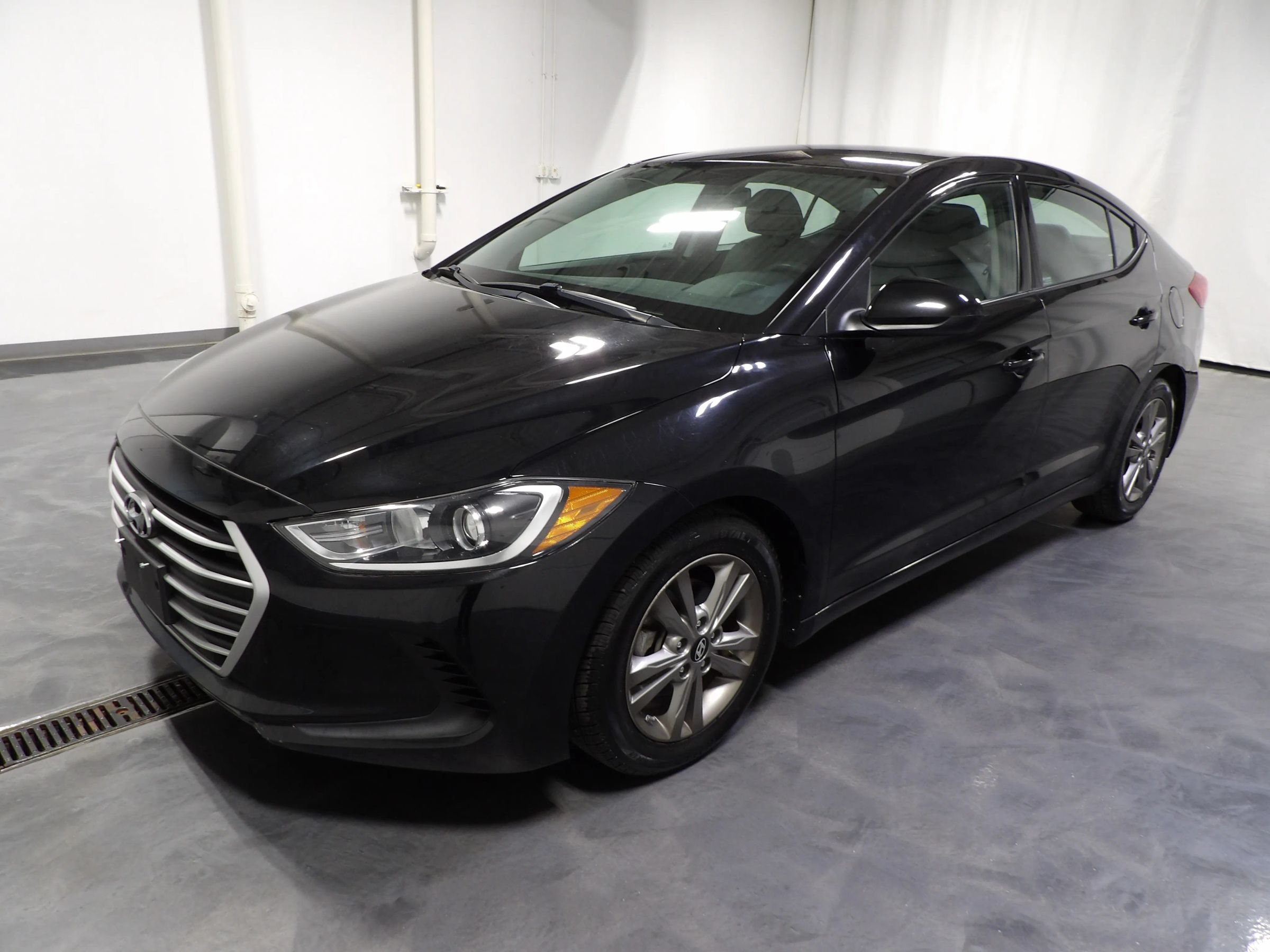 Used 2018 Hyundai Elantra SEL FWD image 3