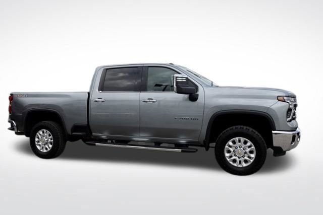 Used 2024 Chevrolet Silverado 2500 LTZ w/ LTZ Convenience Package image 13