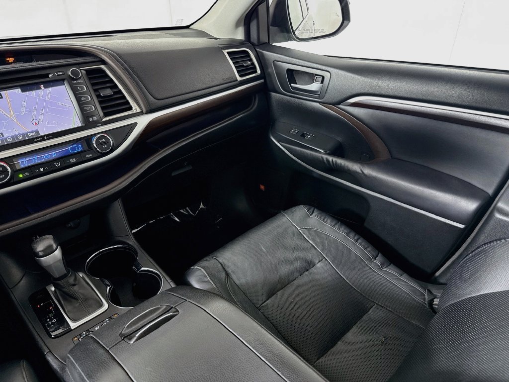 Used 2014 Toyota Highlander Limited Platinum FWD image 28