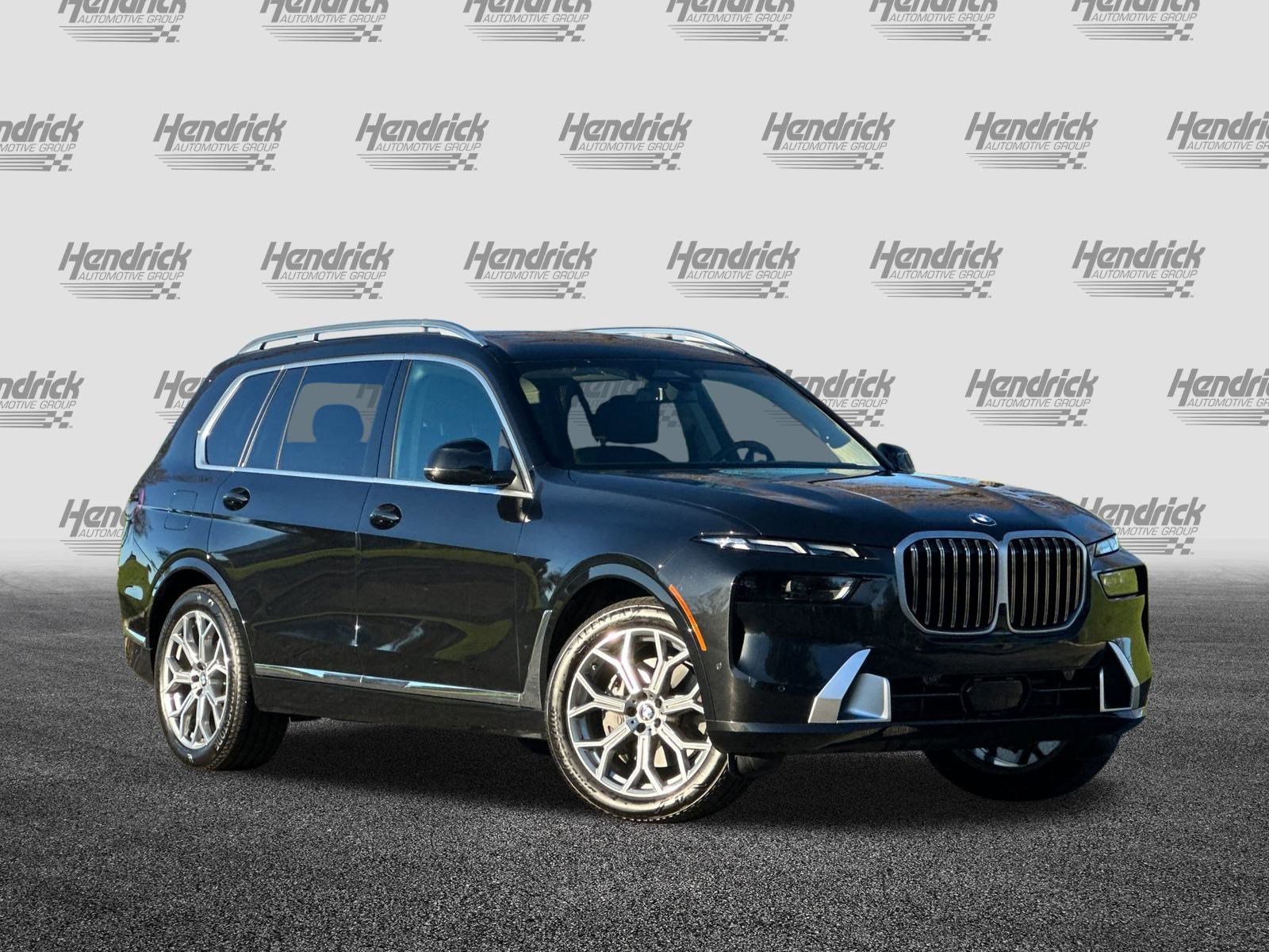 Used 2025 BMW X7 xDrive40i w/ Parking Assistance Package image 2