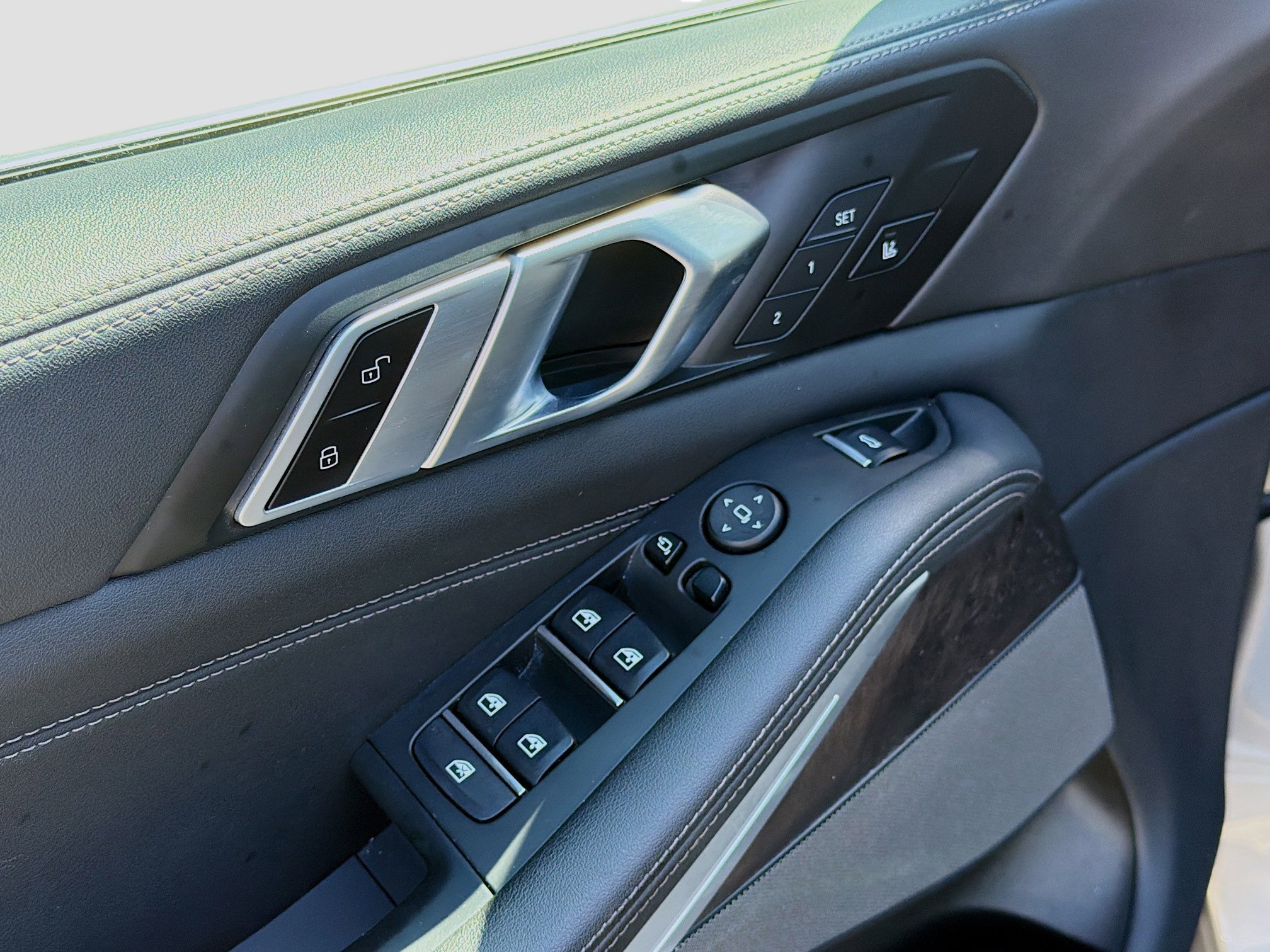 Used 2024 BMW X5 sDrive40i w/ Premium Package image 23