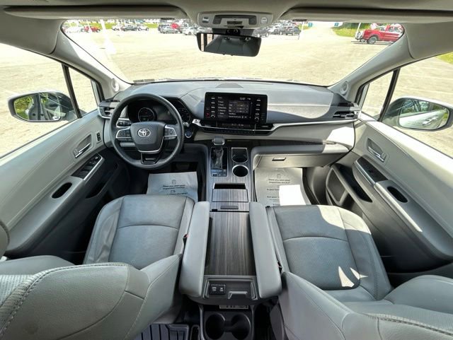Used 2021 Toyota Sienna Limited AWD/4WD image 14