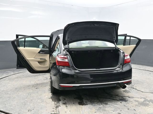 Used 2017 Honda Accord EX-L image 38