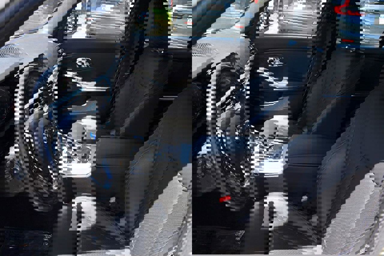 Used 2022 BMW 330i Sedan w/ Premium Package 2 image 7