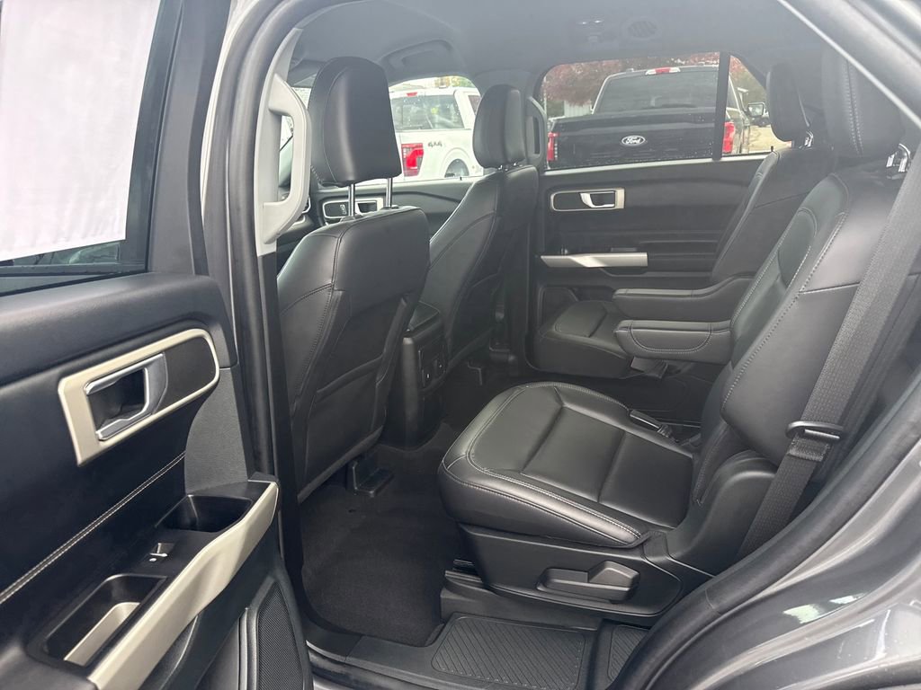 Used 2023 Ford Explorer XLT w/ Equipment Group 202A image 12