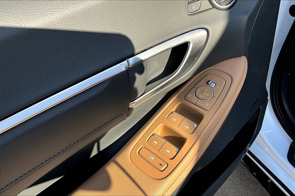 New 2025 Hyundai Sonata Limited image 27