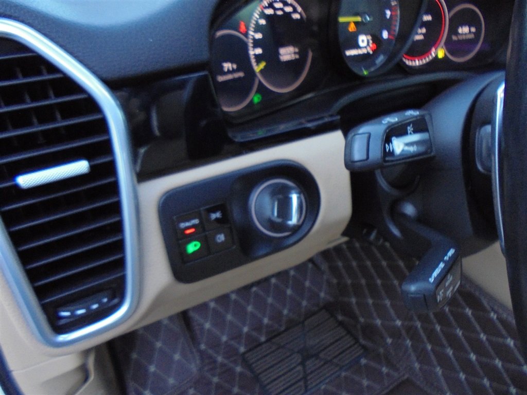 Used 2019 Porsche Cayenne E-Hybrid image 33