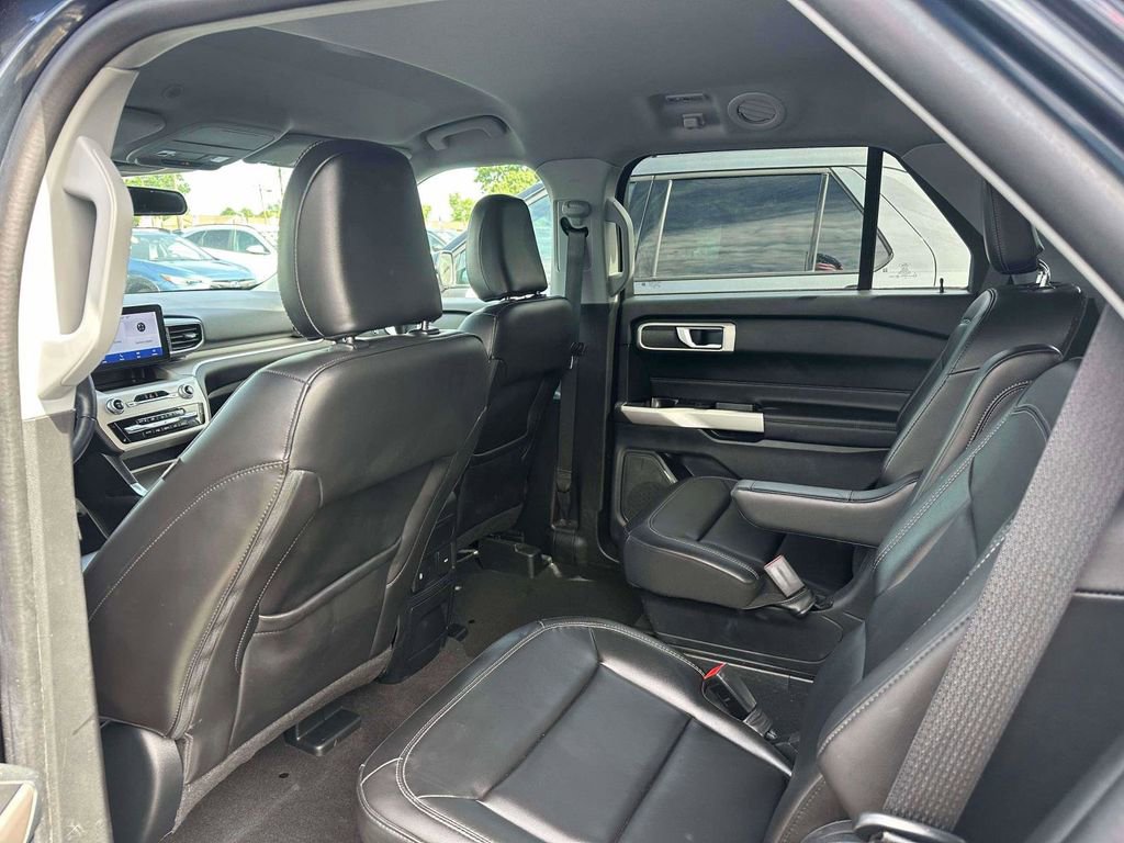Used 2023 Ford Explorer XLT w/ Equipment Group 202A AWD/4WD image 9