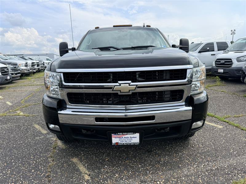 Used 2008 Chevrolet Silverado 3500 LTZ w/ Suspension Package, Off-Road AWD/4WD image 2