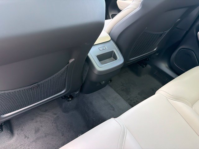 New 2027 Volvo XC60 B5 Core AWD/4WD image 8