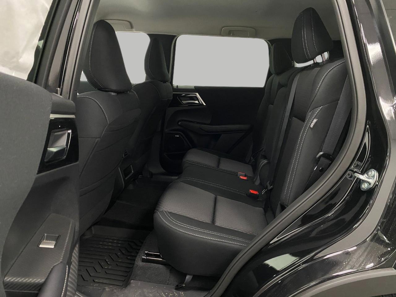 New 2026 Mitsubishi Outlander ES image 29