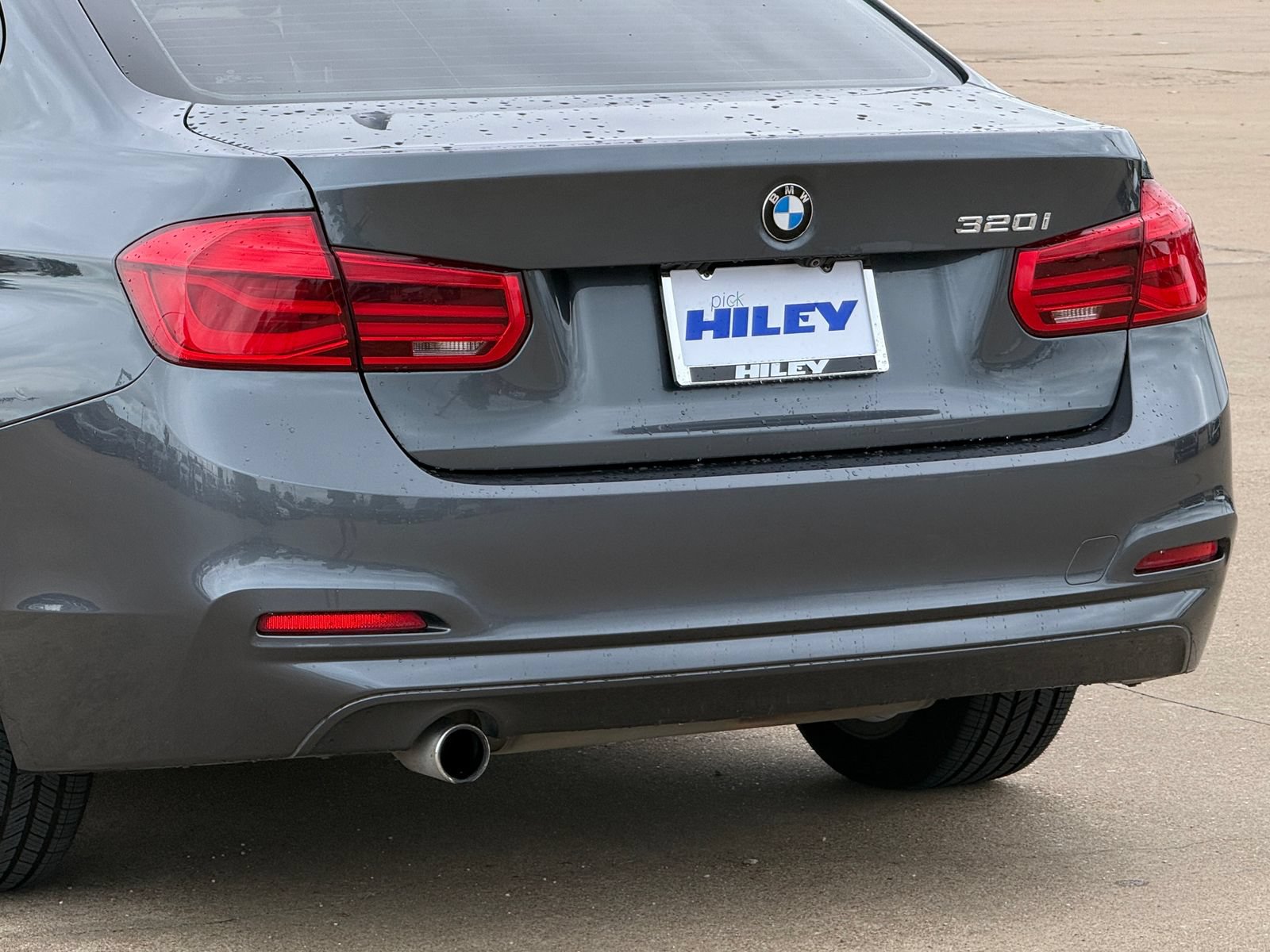 Used 2018 BMW 320i Sedan RWD image 6