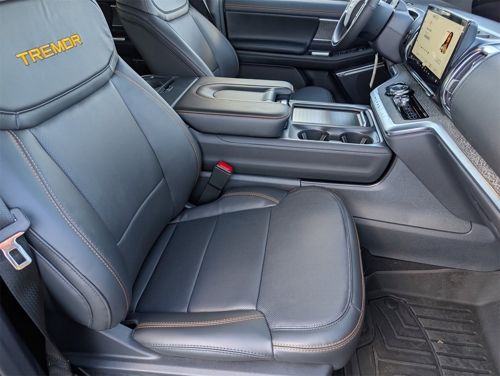 New 2025 Ford Expedition Tremor image 28