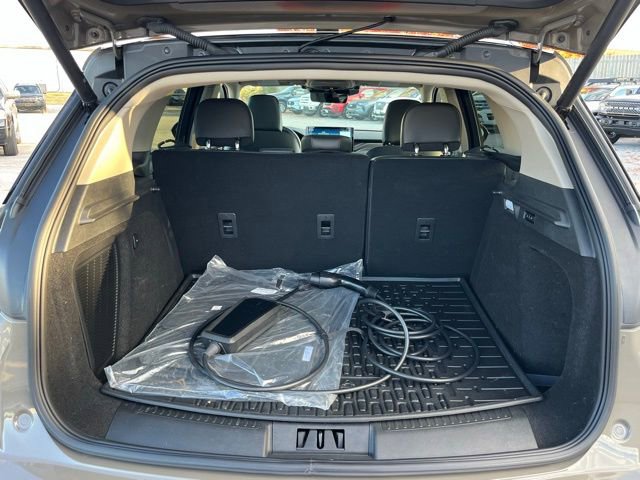 Used 2025 Lincoln Corsair Grand Touring w/ Equipment Group 301A image 28