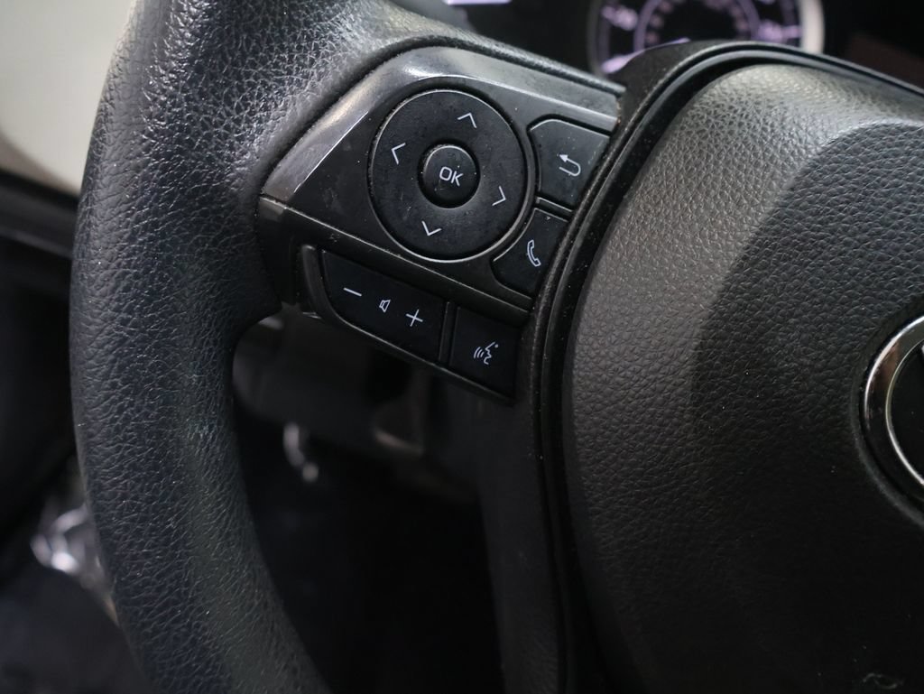 Used 2022 Toyota Corolla LE FWD image 19