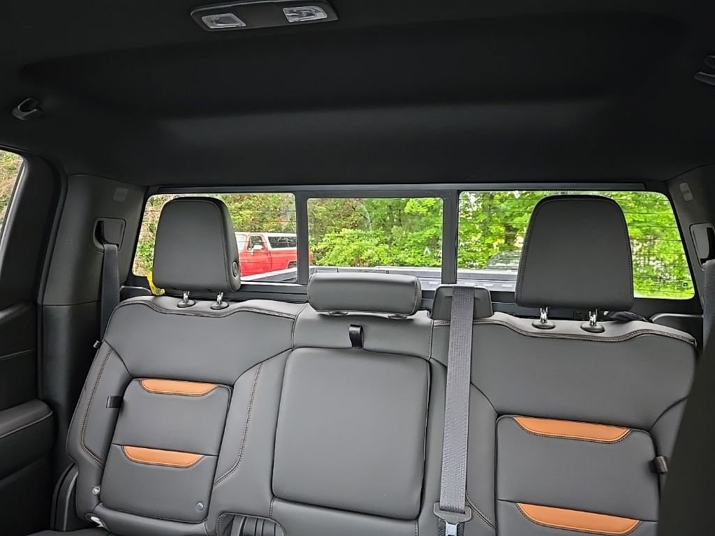 Used 2020 GMC Sierra 1500 AT4 w/ AT4 Premium Package AWD/4WD image 46