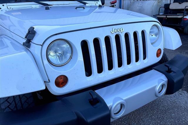 Used 2013 Jeep Wrangler Unlimited Sahara w/ Connectivity Group image 5