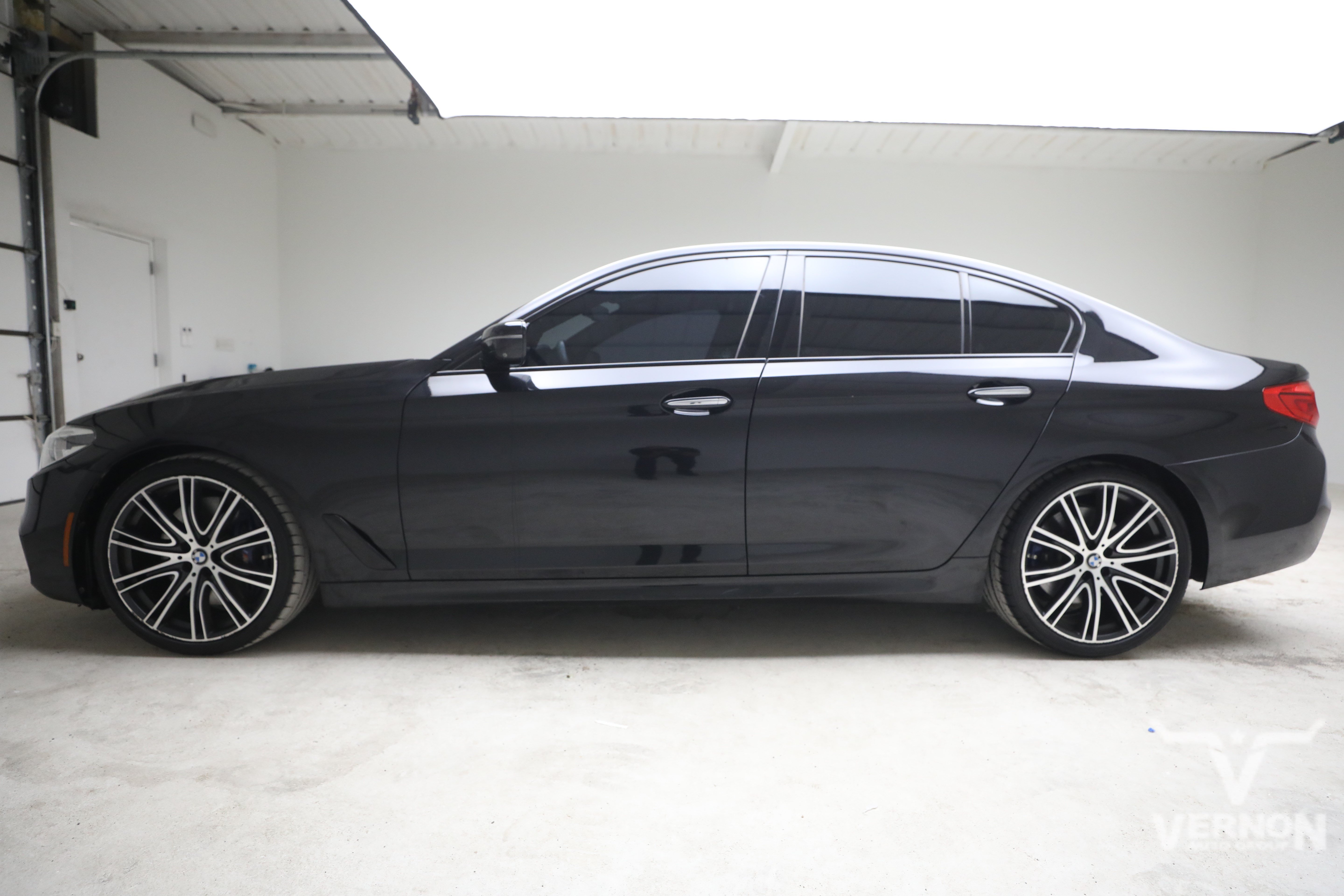 Used 2018 BMW 540i RWD image 2