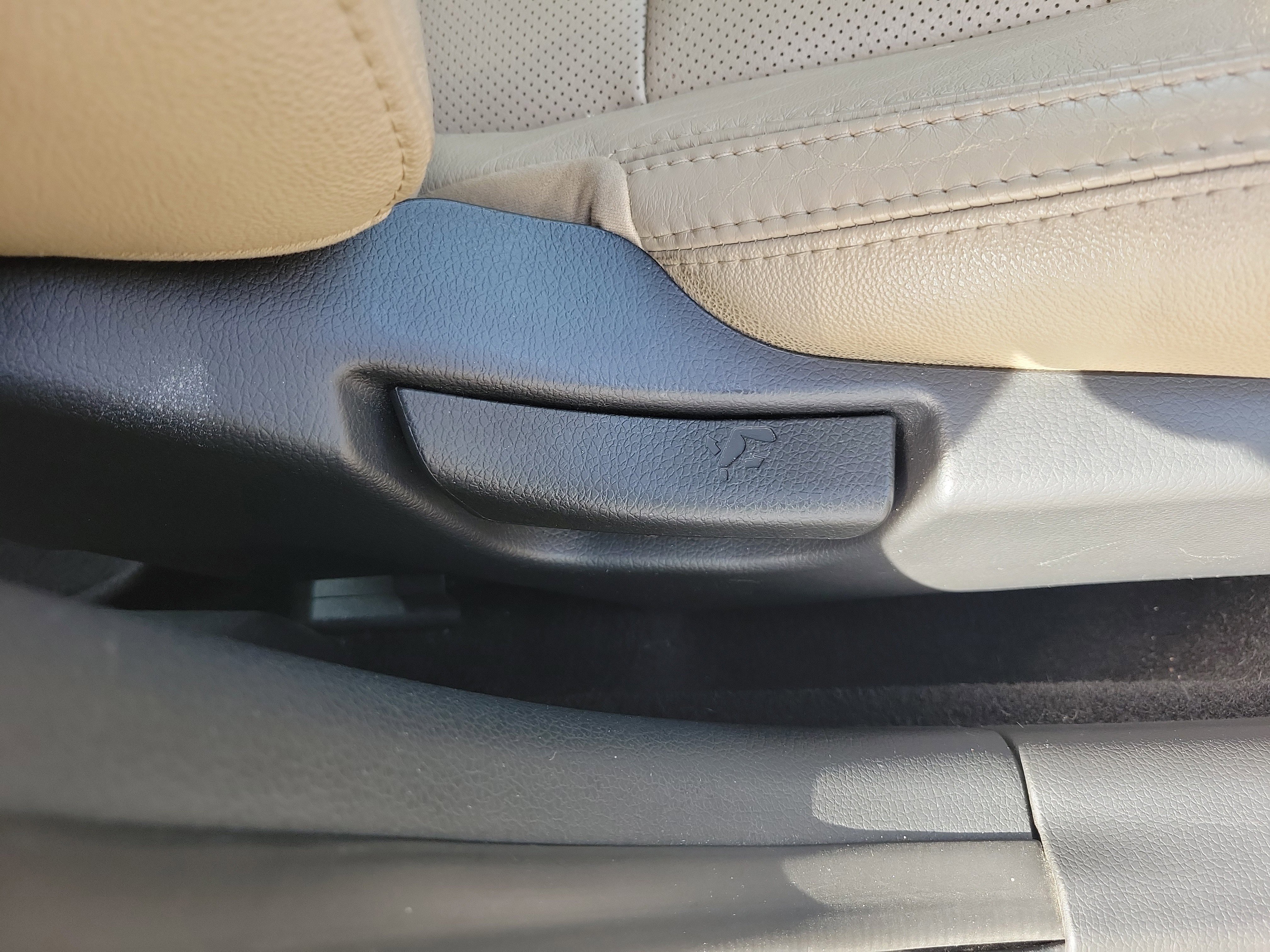 Used 2012 Kia Optima EX image 9