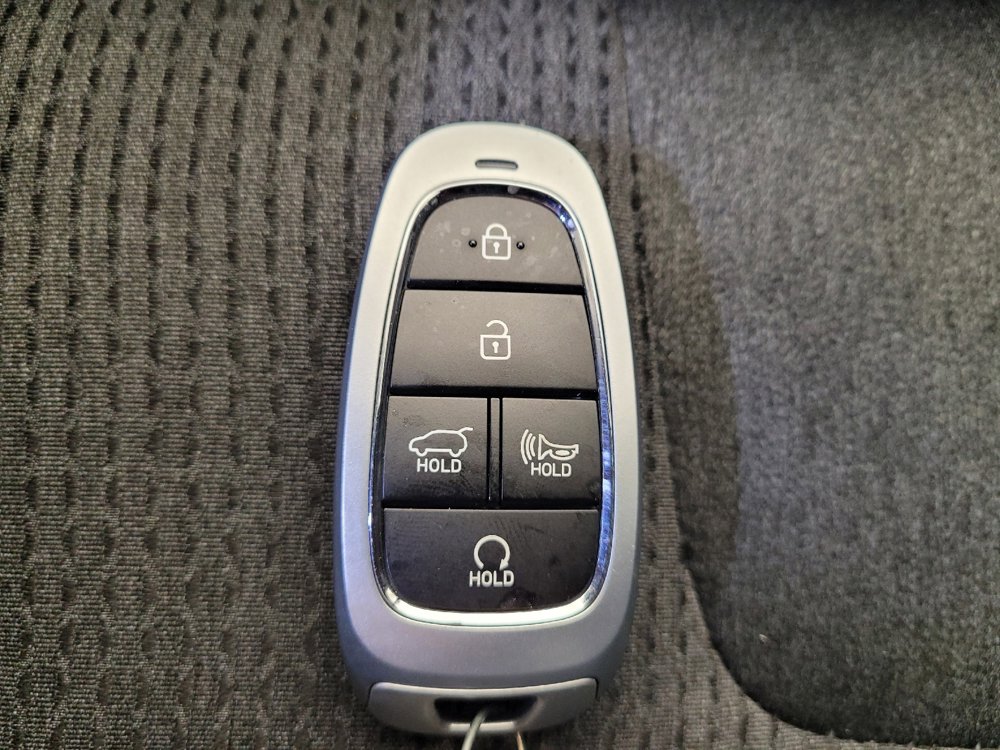 Used 2023 Hyundai Santa Fe SEL image 32