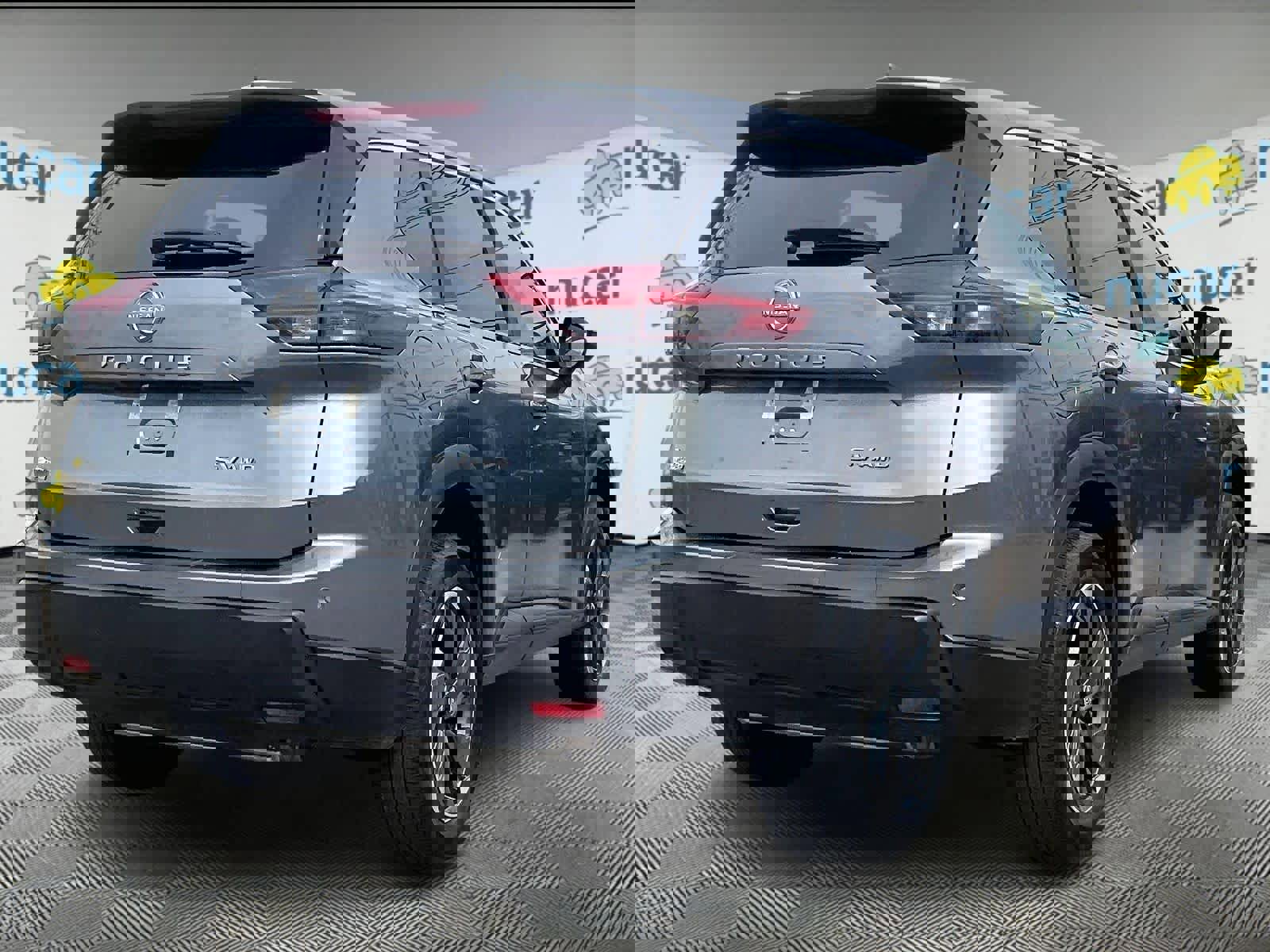 Used 2024 Nissan Rogue SV image 6