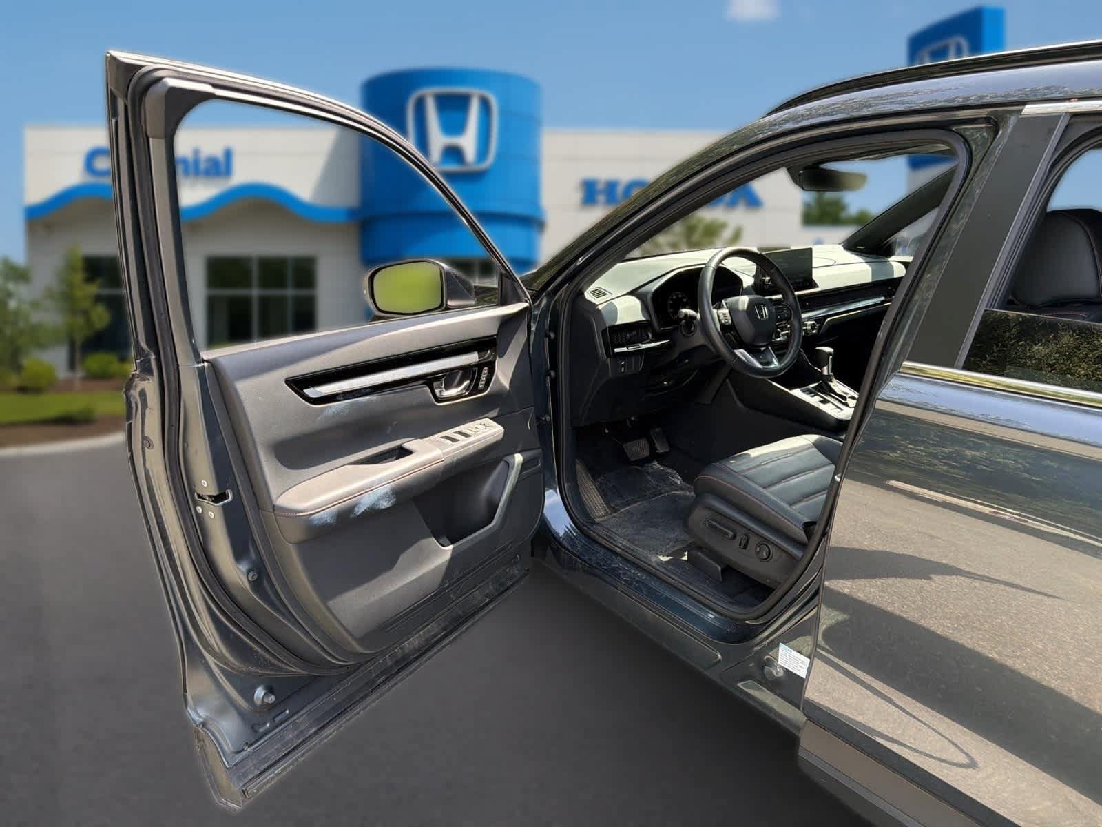 Used 2024 Honda CR-V Sport Touring image 11